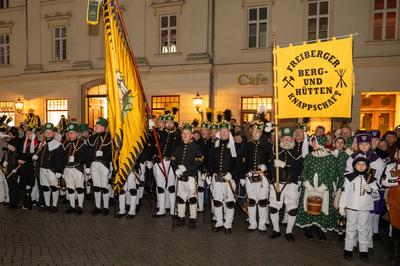 Leipzig - Schweigeminute bei Leipziger Bergparade: ?ber 550 Bergleute in der Messestadt-stock-foto