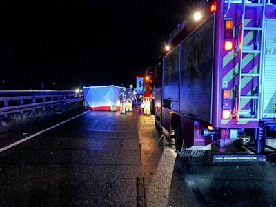 T?dlicher Unfall auf der A2 Bei einem schweren Auffahrunfall auf der A2 H?he Kreuz Hannover-Buchholz kam ein 28-J?hriger-stock-foto