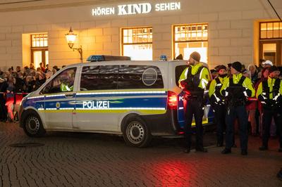 Leipzig - Schweigeminute bei Leipziger Bergparade: ?ber 550 Bergleute in der Messestadt-stock-foto