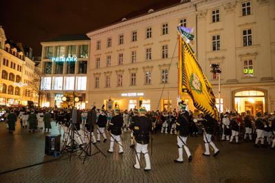 Leipzig - Schweigeminute bei Leipziger Bergparade: ?ber 550 Bergleute in der Messestadt-stock-foto