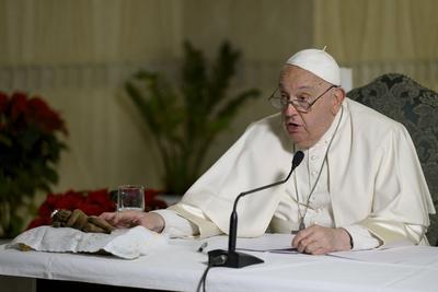 ITALY -   POPE FRANCIS   LEADING HIS SUNDAY ANGELUS PRAYER FROM SANTA MARTA CHAPEL  AT THE VATICAN  - 2024/12/22-stock-foto
