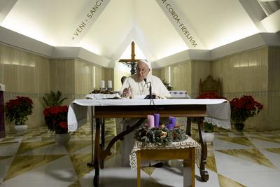 ITALY -   POPE FRANCIS   LEADING HIS SUNDAY ANGELUS PRAYER FROM SANTA MARTA CHAPEL  AT THE VATICAN  - 2024/12/22-stock-foto