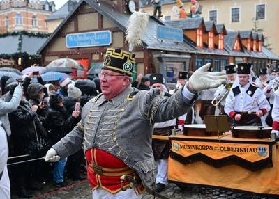 Abschlu?bergparade in Annaberg-Buchholz-stock-foto