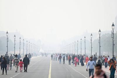 Delhi NCR Shrouded In Dense Fog-stock-foto