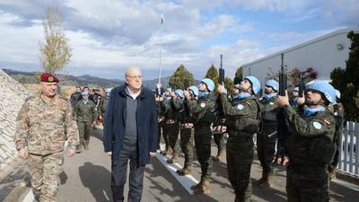 Lebanese Prime Minister Najib Mikati visits UNIFIL's Sector East Headquarters in Ibl al-Saqi, the second stop on his tour of southern Lebanon-stock-foto