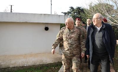 Lebanese Prime Minister Najib Mikati arrives in southern Lebanon to inspect army units on the front lines-stock-foto