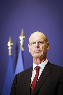 Ceremonie de passation de pouvoir a Bercy-stock-foto