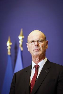 Ceremonie de passation de pouvoir a Bercy-stock-foto