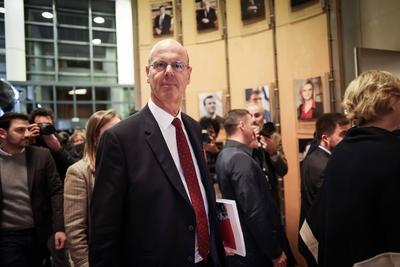 Ceremonie de passation de pouvoir a Bercy-stock-foto