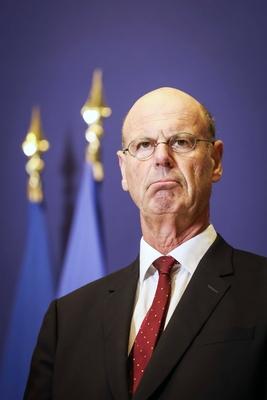 Ceremonie de passation de pouvoir a Bercy-stock-foto