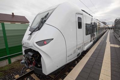 Neue S-Bahn-Line Mit dem Winterfahrplan 2020 startet die neue S-Bahn Linie 9, die ab 13. Dezember 2020 st?ndlich Gro?-Ro-stock-photo