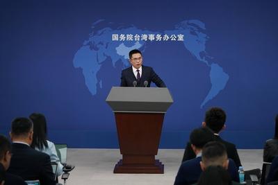 BEIJING, CHINA - DECEMBER 25: Chen Binhua, spokesman for the Taiwan Affairs Office of the State Council, speaks at a reg-stock-foto