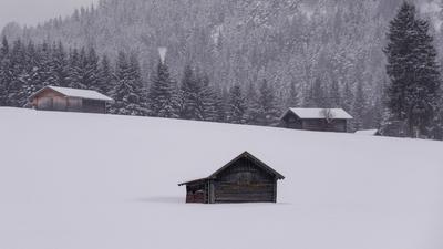 Diesmal p?nktlich zu Weihnachten erleben viele Menschen in den Alpen Wei?e Weihnachten. Im Gegensatz zu den letzten Jahr-stock-foto