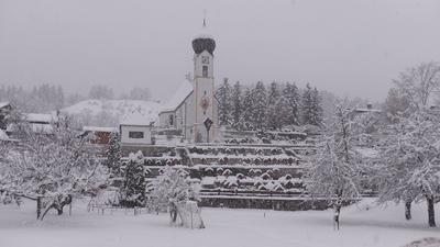 Diesmal p?nktlich zu Weihnachten erleben viele Menschen in den Alpen Wei?e Weihnachten. Im Gegensatz zu den letzten Jahr-stock-foto