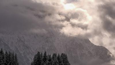 Diesmal p?nktlich zu Weihnachten erleben viele Menschen in den Alpen Wei?e Weihnachten. Im Gegensatz zu den letzten Jahr-stock-foto