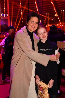 Susanne Kellermann mit Tochter Filippa / Circus Krone / 1. Winterprogramm / Freestyle / Manege / KroneBau / M?nchen / 25-stock-foto