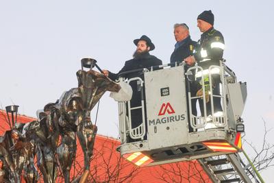 Entz?nden der Chanukka-Lichter in M?nchen-stock-foto