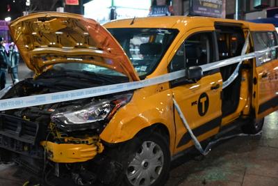 Numerous people struck by city of new york taxi in herald square manhattan new york city-stock-foto