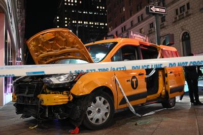 Numerous people struck by city of new york taxi in herald square manhattan new york city-stock-foto