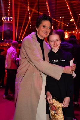 Susanne Kellermann mit Tochter Filippa / Circus Krone / 1. Winterprogramm / Freestyle / Manege / KroneBau / M?nchen / 25-stock-foto