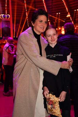 Susanne Kellermann mit Tochter Filippa / Circus Krone / 1. Winterprogramm / Freestyle / Manege / KroneBau / M?nchen / 25-stock-foto