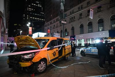 Numerous people struck by city of new york taxi in herald square manhattan new york city-stock-foto