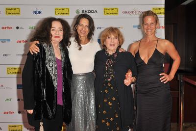 Mechthild Gro?mann, Catrin Striebeck, Hannelore Hoger und Janna Striebeck. Er?ffnung 27. FILMFEST HAMBURG 2019 im Cinema-stock-photo