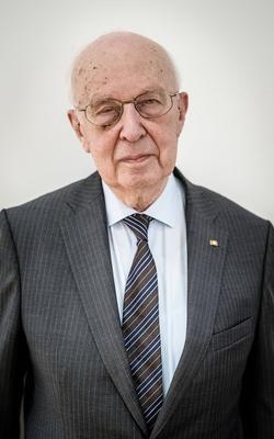 Helmut Schlesinger Prof Dr Helmut Schlesinger war von 1991 bis 1993 Pr?sident der Deutschen Bunde-stock-foto