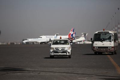 Israeli airstrikes hit Sana'a airport and other sites across Yemen --stock-foto