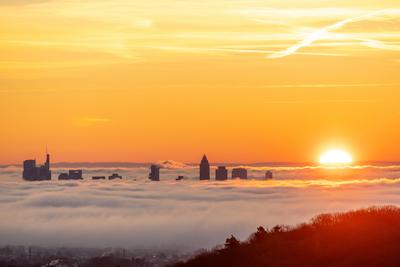 Frankfurt im Nebel-stock-foto