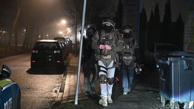 17-J?hriger stirbt nach Messerattacke in Harburg - zwei weitere junge M?nner verletzt - Fotos des Opfers-stock-photo