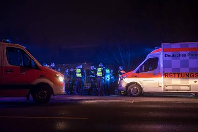 Ein Toter nach Messerattacke in Harburg Am Freitagabend kam es in Harburg zu einer gewaltsamen Auseinandersetzung unter-stock-foto