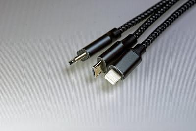 Symbolbild Vereinheitlichung von Ladekabeln, verschiedene USB-Stecker *** Symbol image Unification from charging cables,-stock-foto
