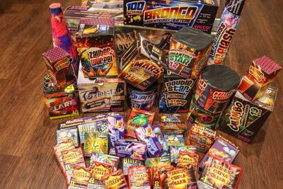 Feuerwerk Verkauf 2024-stock-foto