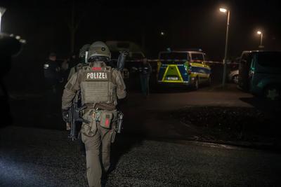Ein Toter nach Messerattacke in Harburg Am Freitagabend kam es in Harburg zu einer gewaltsamen Auseinandersetzung unter-stock-foto