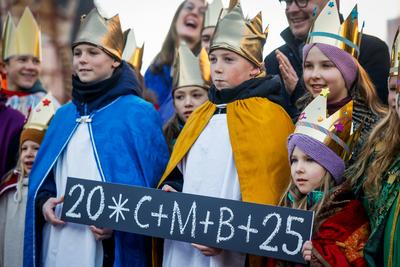 Aktion Dreikoenigssingen wird in Paderborn eroeffnet-stock-foto