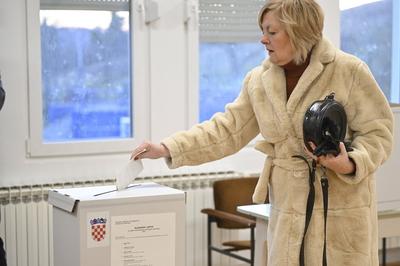 Croatia, Zagreb, 291224. The first round of the 2024 presidential elections. Photo: Damir Krajac / CROPIX Zagreb Croatia-stock-foto