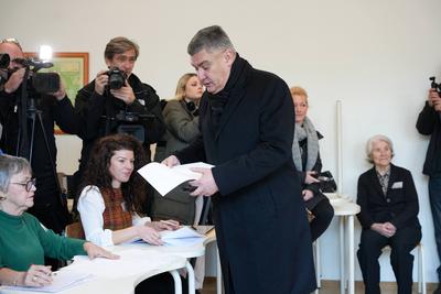 Kroatien: Pr?sidentschaftswahl, 2024 - 29.12.2024 - Zagreb, Kroatien; Pr?sident und Spitzenkandidat Zoran Milanovic (SDP-stock-foto