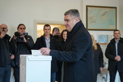 Kroatien: Pr?sidentschaftswahl, 2024 - 29.12.2024 - Zagreb, Kroatien; Pr?sident und Spitzenkandidat Zoran Milanovic (SDP-stock-foto