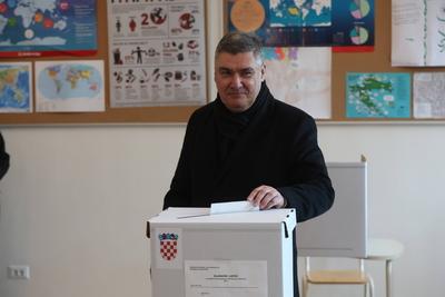 Croatia,Zagreb, 291224. Krajiska 9, Petar Zrinski OS. The first round of the 2024 presidential elections. In the photo: the President of the Republic of Croatia, Zoran Milanovic, votes in the presidential elections. Photo: Tomislav Kristo / CROPIX Zagreb Croatia Copyright: xxTomislavxKristox tk-izbori_milanovic7-291224-stock-photo