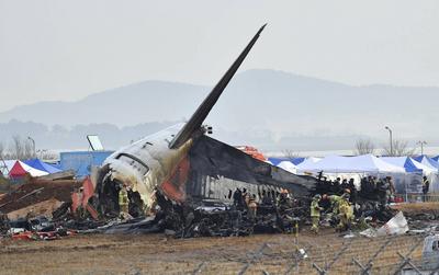 Plane fire in Maun, South Korea-stock-foto