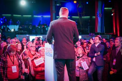 Kroatien: Pr?sidentschaftswahl, 2024 - Wahlparty Zoran Milanovic (SDP) - 29.12.2024 - Tvornica Kulture, Zagreb, Kroatien-stock-foto
