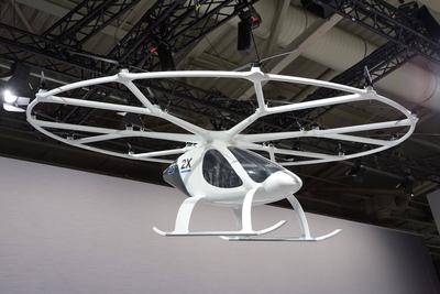 Volocopter EQ 2x auf der Daimler Hauptversammlung am 22.05.2019 in Berlin *** Volocopter EQ 2x at the Daimler Annual Mee-stock-foto