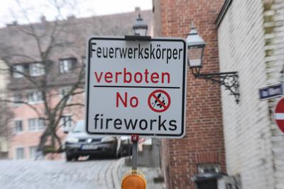 30.12.2024, Feuerwerkverbotszone Innenstadt, N?rnberg: In der N?rnberger Innenstadt gilt zum Jahreswechsel erneut in zwe-stock-foto