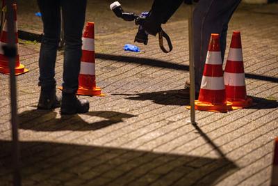 Heute Morgen (30. Dezember) wurde ein durch Sch?sse verletzter Mann an der Wiedfeldtstra?e aufgefunden. Der lebensgef?hr-stock-photo