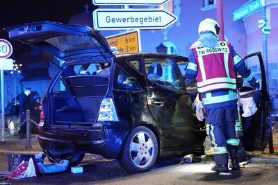 Kirschau - Schwerer Verkehrsunfall an einer Kreuzung: Drei Verletzte-stock-photo
