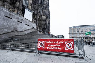 Vorbereitung zum Silvester in K?ln, Innenstadt-stock-foto