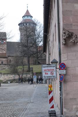 30.12.2024, Feuerwerkverbotszone Innenstadt, N?rnberg: In der N?rnberger Innenstadt gilt zum Jahreswechsel erneut in zwe-stock-foto
