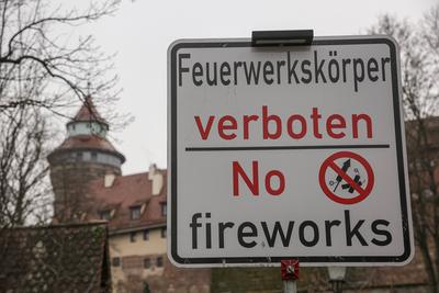 31.12.2024, Feuerwerksverbotszone / B?llerverbotszone, N?rnberg: In der N?rnberger Innenstadt gilt zu Silvester 2024 ern-stock-foto