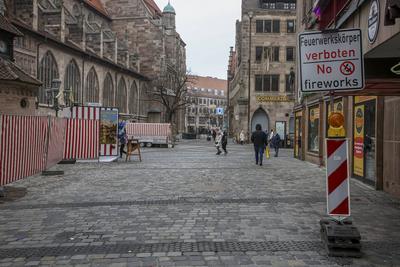 31.12.2024, Feuerwerksverbotszone / B?llerverbotszone, N?rnberg: In der N?rnberger Innenstadt gilt zu Silvester 2024 ern-stock-foto